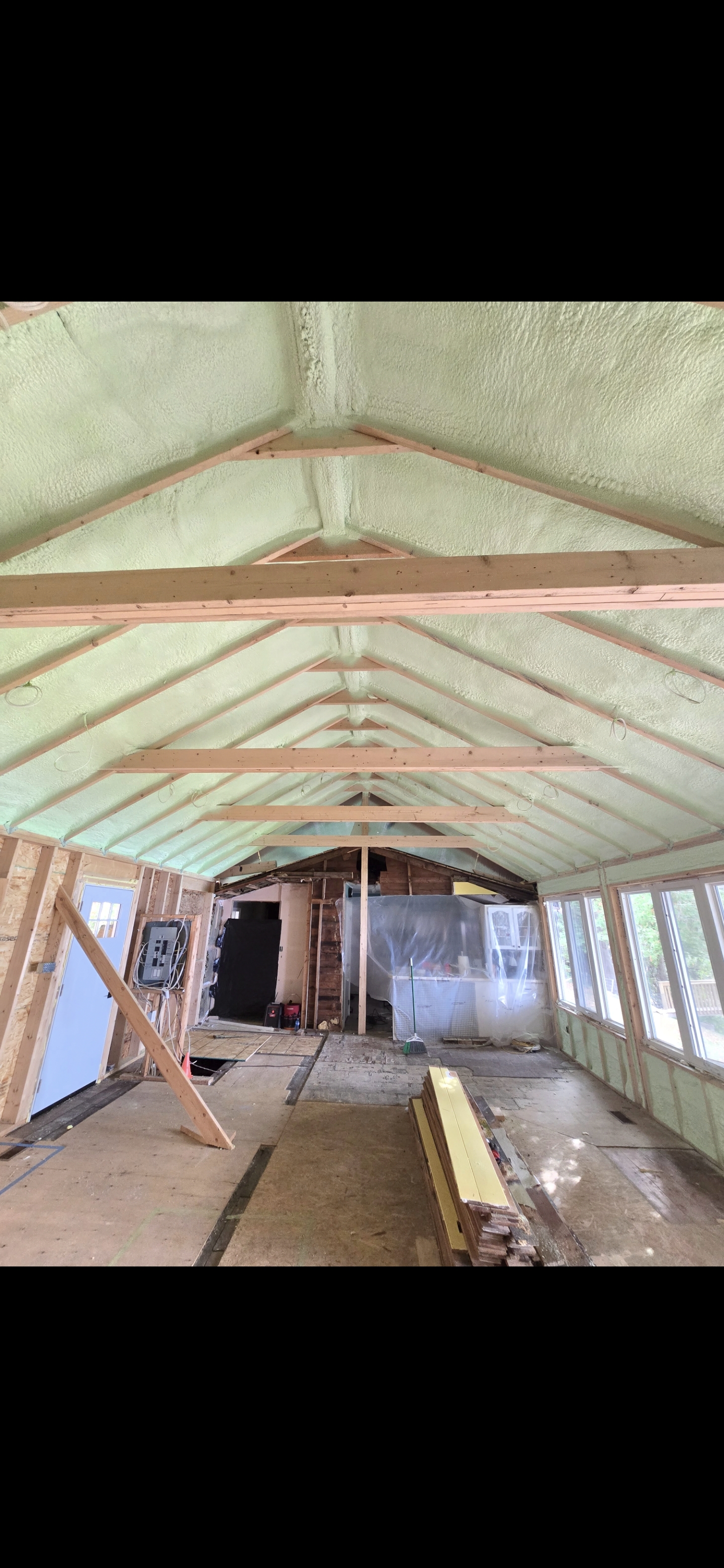 Cathedral ceiling spray foam insulation